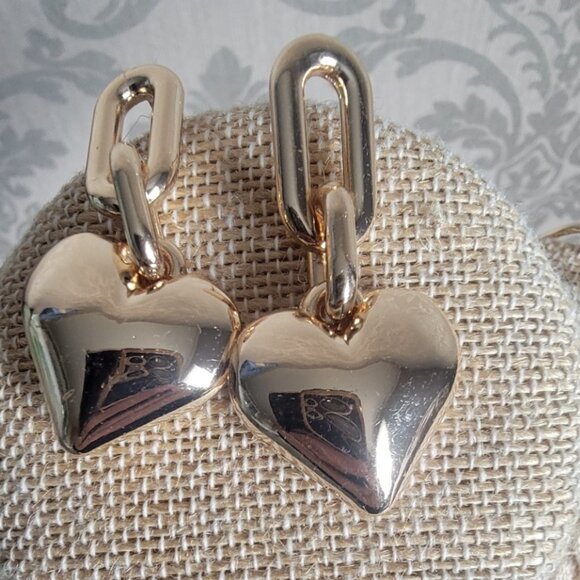 Gold Tone Heart Necklace Set - Picture 3 of 6